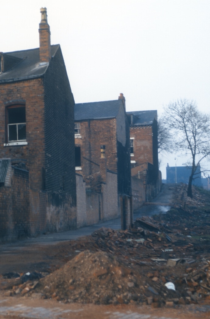 Imagem de escombros na região de Aston, em Birmingham. Foto de 1968
