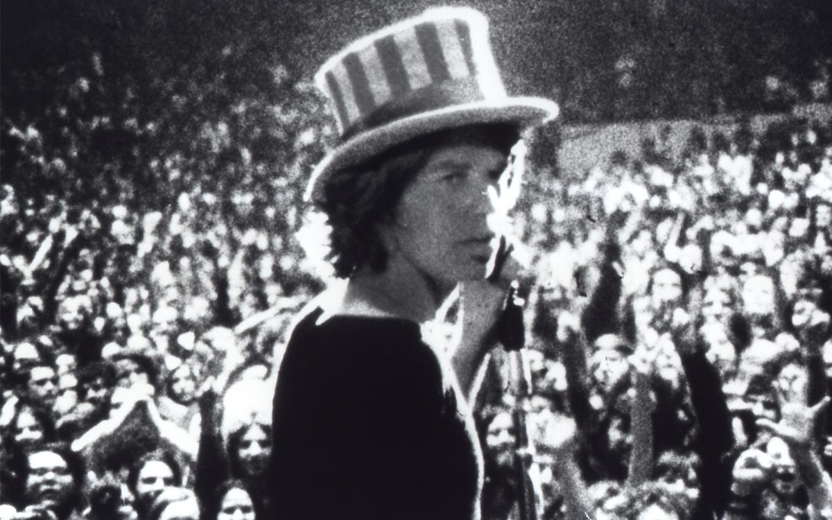 Jagger no documentário <i>Gimme Shelter</i>, de 1970, sobre os bastidores do show no autódromo de Altamont, na Califórnia